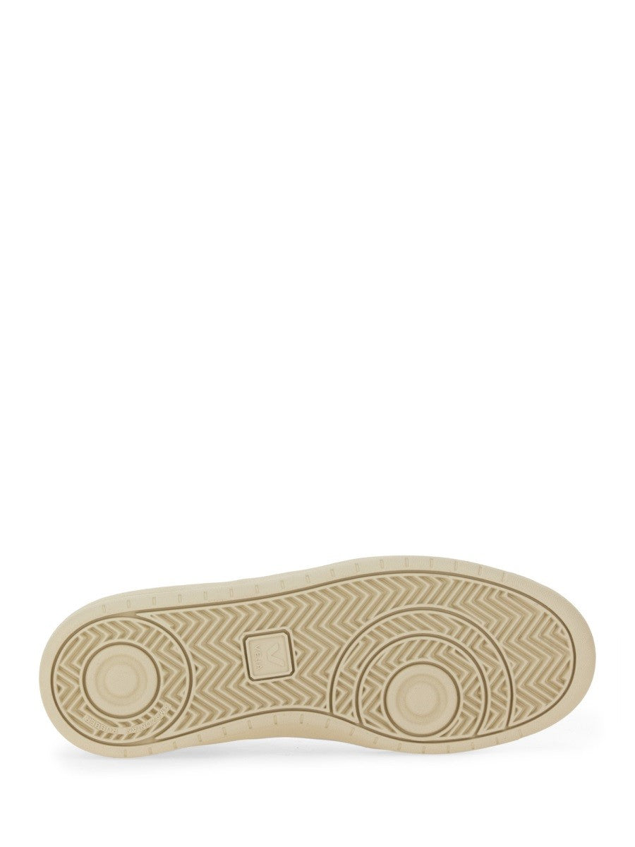 Veja SNEAKER V-90
