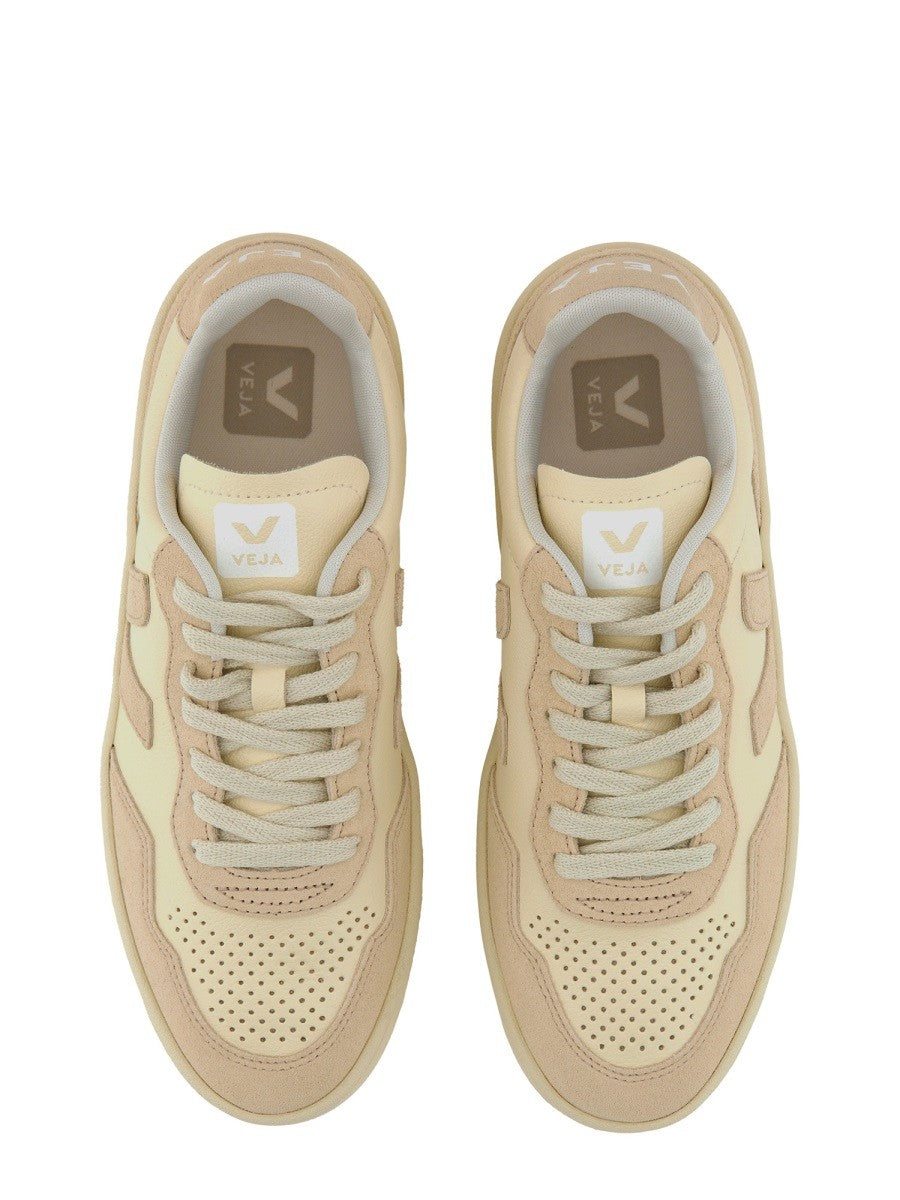 Veja SNEAKER V-90