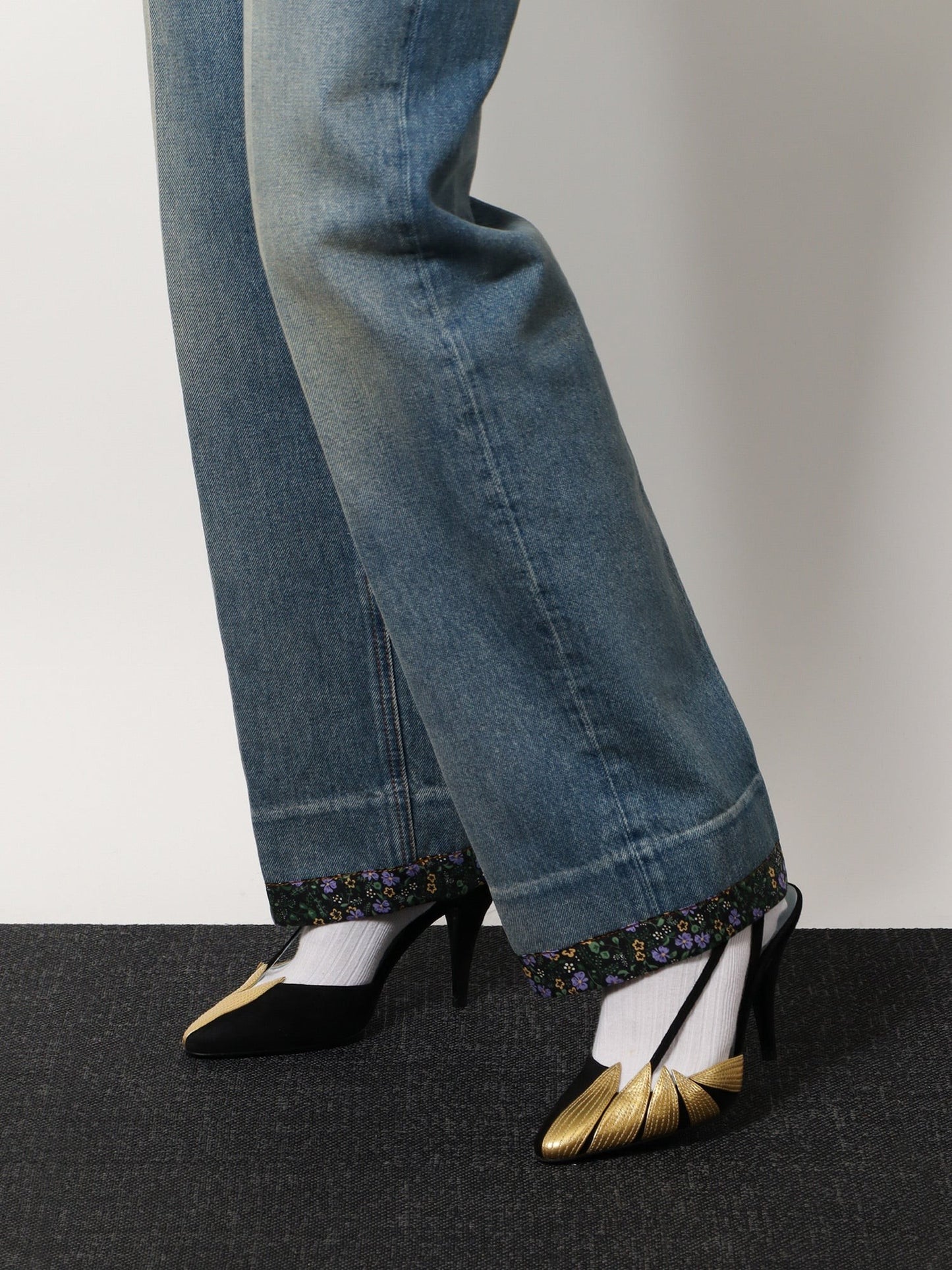 Valentino Garavani Valentino Garavani Foliefoliage suede Décolleté Slingback