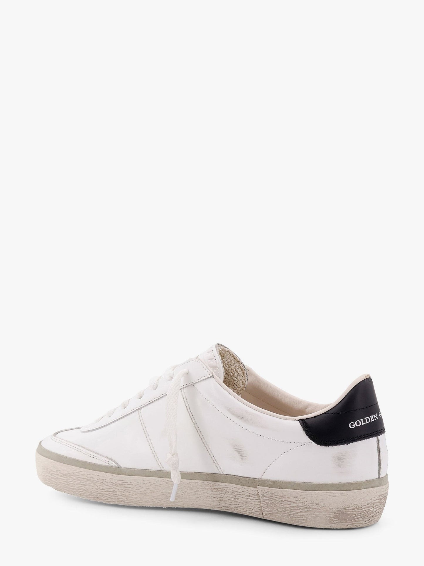 Golden Goose Deluxe Brand Leather low-top soul star sneakers with used effect