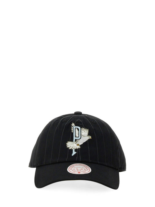 3.PARADIS MITCHELL & NESS AND THE NBA HAT