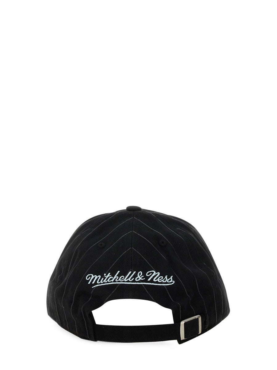 3.PARADIS MITCHELL & NESS AND THE NBA HAT