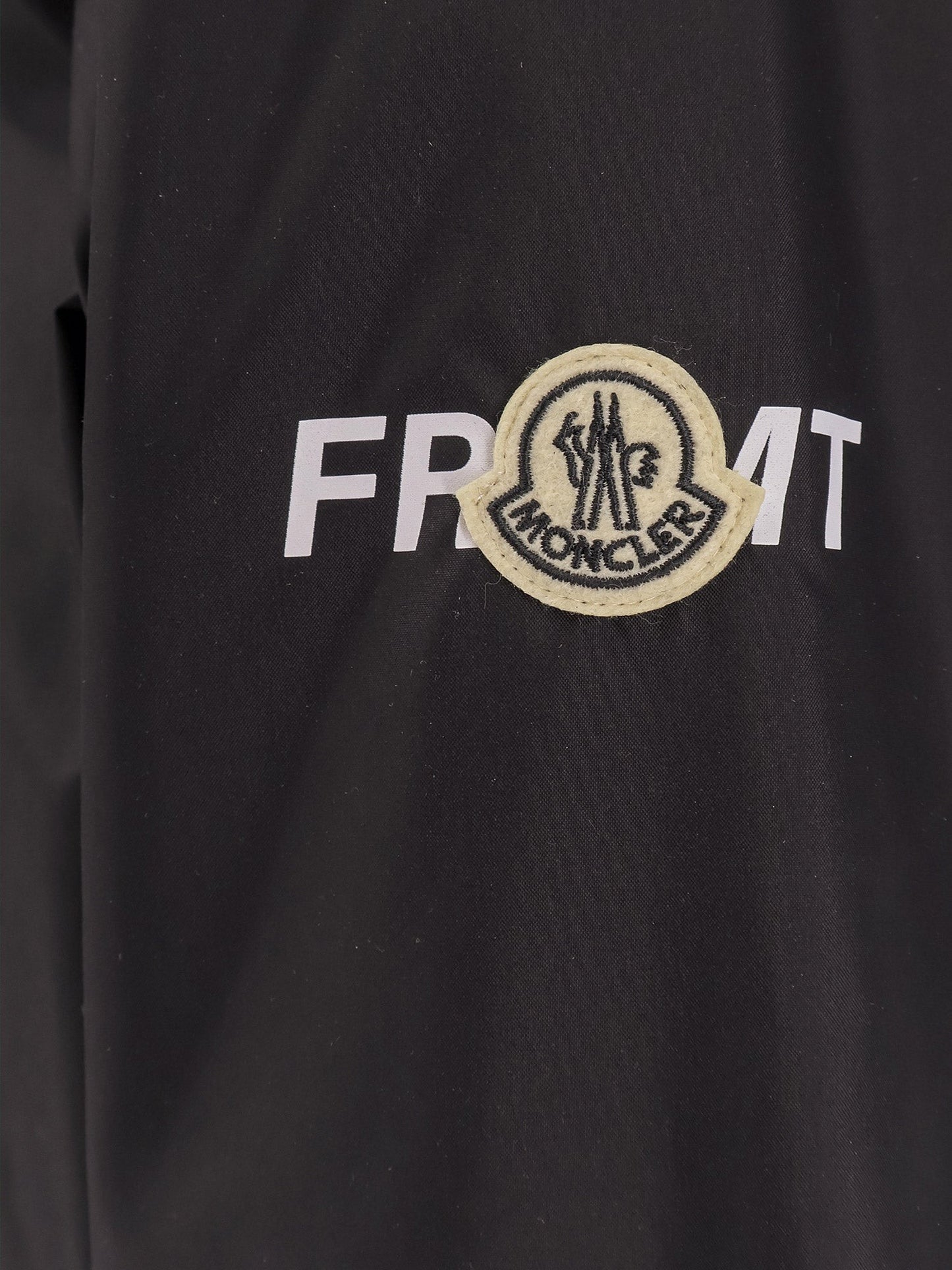 MONCLER GENIUS Ostria 7 moncler frgmt hiroshi fujiwara jacket with maxi print