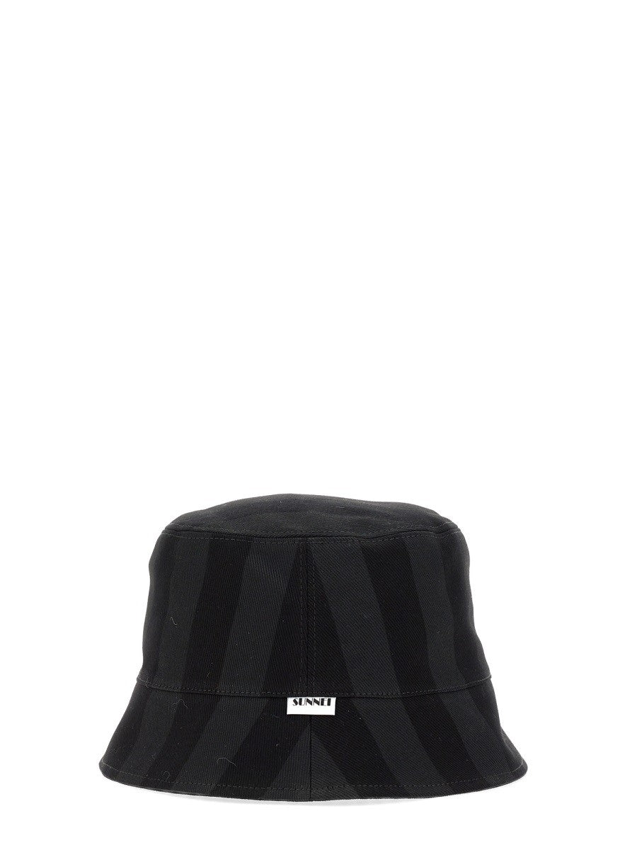 SUNNEI REVERSIBLE BUCKET HAT