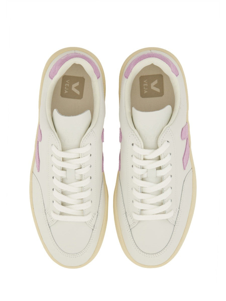 Veja SNEAKER "V-12"