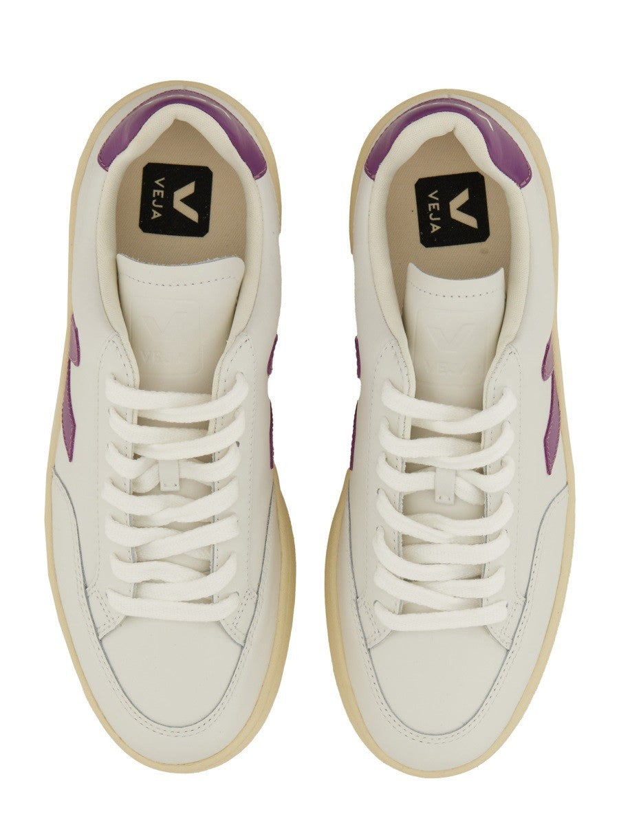 Veja SNEAKER "V-12"