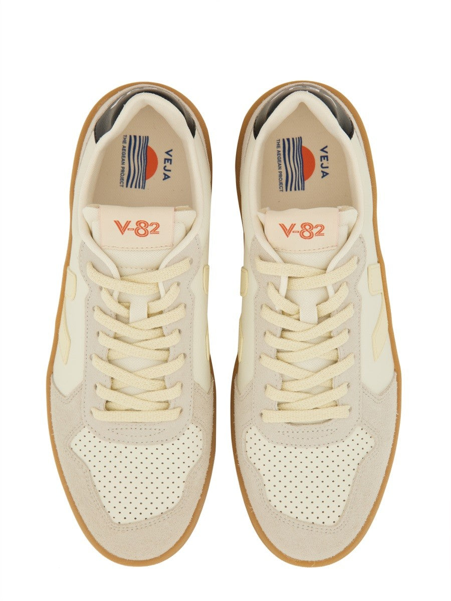 Veja SNEAKER "V-82"