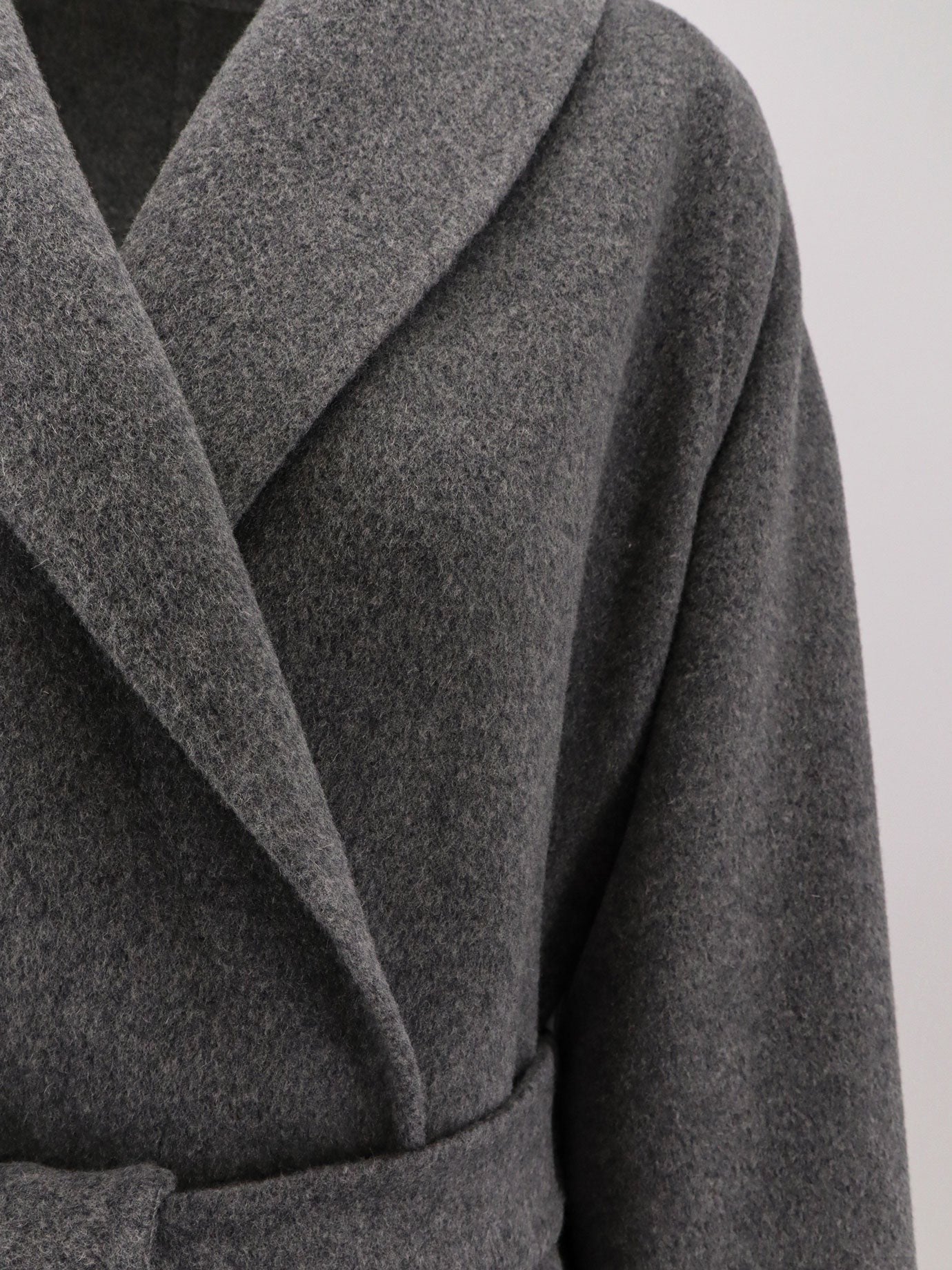 Hevo Sternatia wool coat