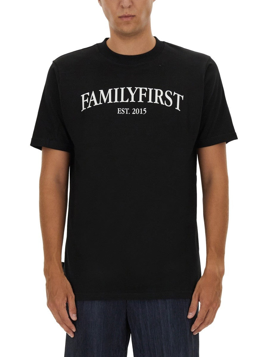 FAMILY FIRST T-SHIRT WITH LOGO