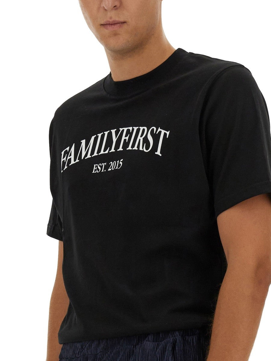 FAMILY FIRST T-SHIRT WITH LOGO